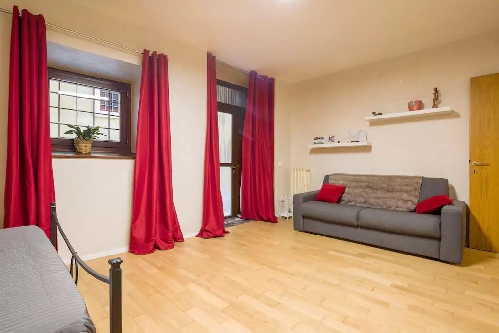Stone Bridge Apartment